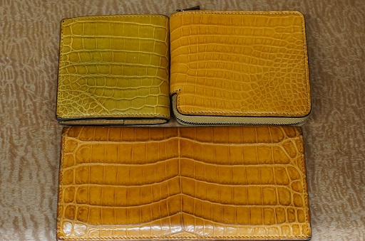 万双 クロコダイルミニ財布（小銭入付） カラー：キャメル - 折り財布